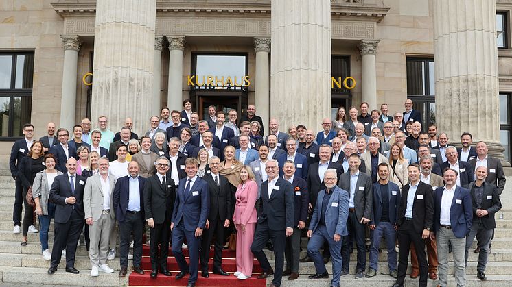 Anlässlich des 100. Geburtstag des IBA versammelten sich Vertreter der IBA-Mitgliedsunternehmen in Wiesbaden. Bild: IBA