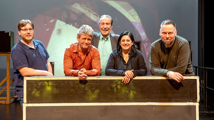 ‹Parsifal› en el Goetheanum: equipo de dirección artística con Klaus Suppan, Stefan Hasler, Alexander von Glenck (producción), Jasmin Solfaghari und Walter Schütze (Foto: François Croissant) 