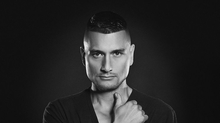 Chefsdesigner på J.Lindeberg skapar årets dogtag till Stockholm Pride. 