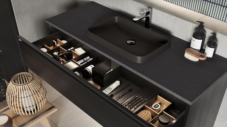 INR-Bathroomstrends-2021-Nordic-Identity-GRAND-Grip-120-Black-Oak-LEVEL-Raven-open-drawer.jpg