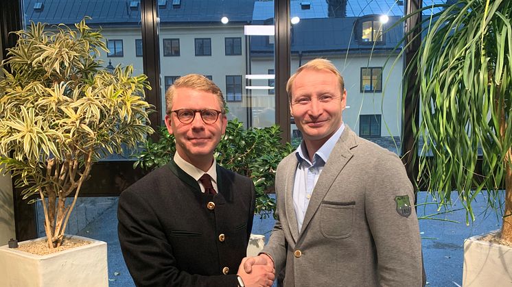 Kristoffer Tamsons (M), trafikregionråd i Region Stockholm och Pehr Granfalk, kommunstyrelsens ordförande i Solna. 