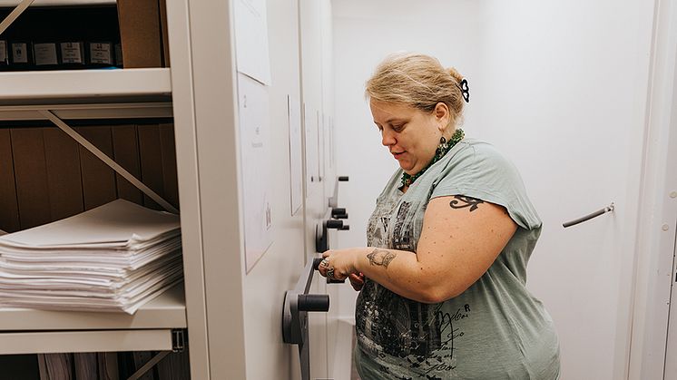 Ebba Tindermo har genom Enskild plats gått vidare till anställning på HR-avdelningen på funktionsstödsförvaltningen. Foto: Sanna Dolck Wall