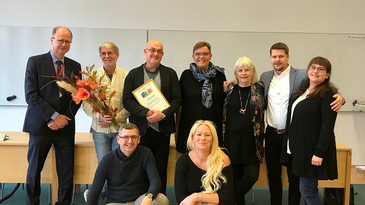 Hans Brauer, verksamhetschef för vuxenpsykiatrin i Malmö och Trelleborg tog tillsammans med sina medarbetare emot Stora likarättspriset 2019.