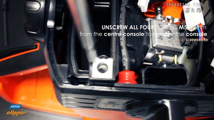 Kaasuttimen vaihto Norton Clipperin käsikäyttöisiin, bensiinillä toimiviin katkaisusahoihin - Video