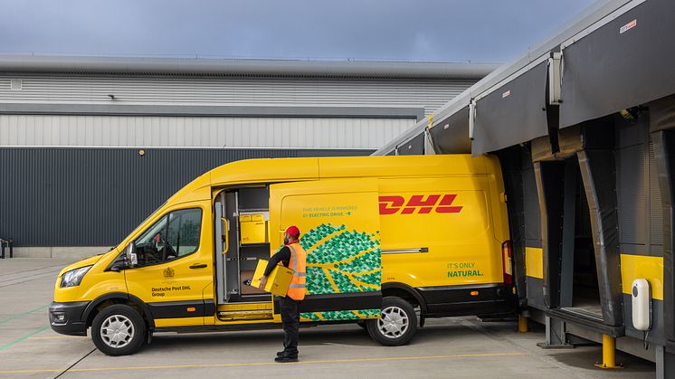 DHL Express Ford E-Transit (4)