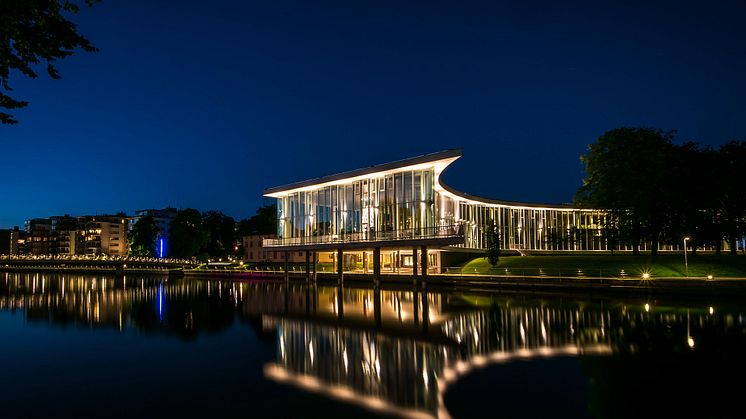 Från och med måndagen den 11 januari blir det möjligt att hämta ut och låna reserverade böcker och övriga medier i Stadsbibliotekets entréområde.