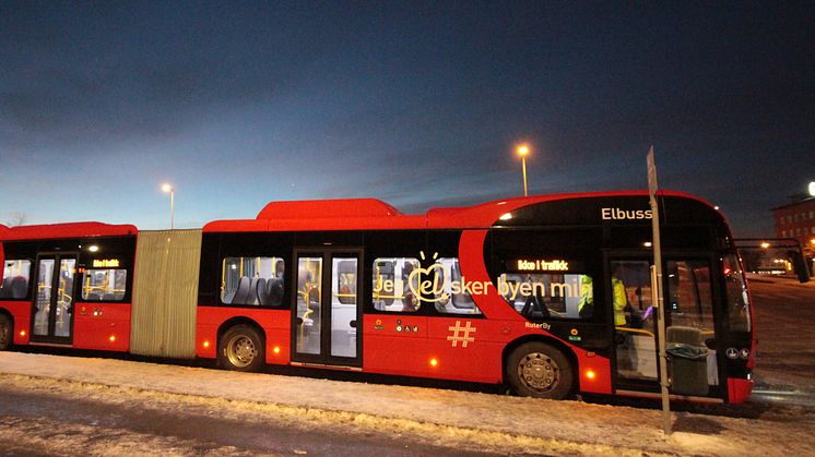 Norges første elektriske leddbuss kjørte på linje 31 i dag