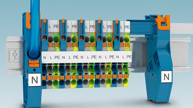 Feed-in terminal for N busbars with Push-in connection