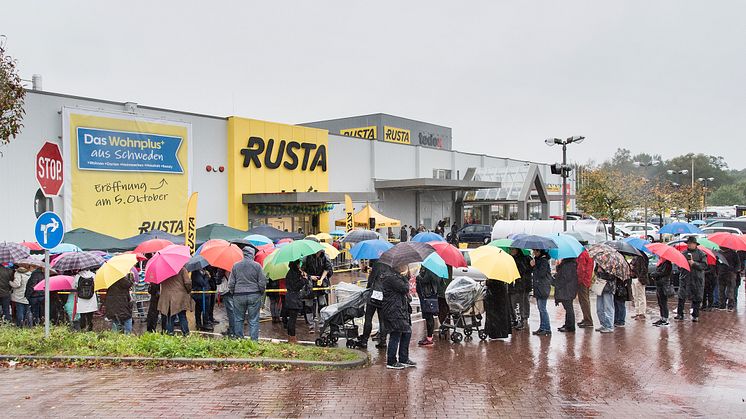 Rusta öppnar i Schwentinental nära Kiel, Tyskland, den 5 oktober 2017