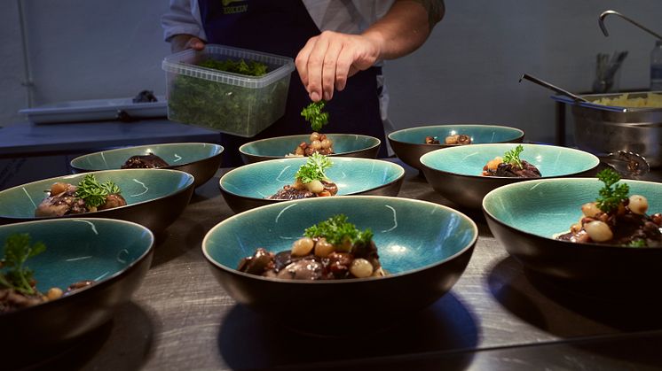 Faglærte kokke sikrer en høj kvalitet for fællesspisningen på flere og flere danske arbejdspladser 