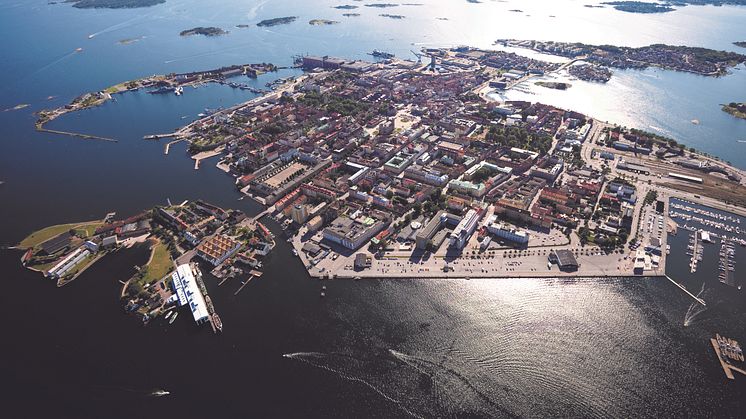 Vackra Karlskrona från skyn. Foto: HeliAir