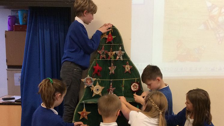 Funtington Primary School pupils decorated a tree for Bosham railway station. MORE IMAGES AVAILABLE TO DOWNLOAD BELOW