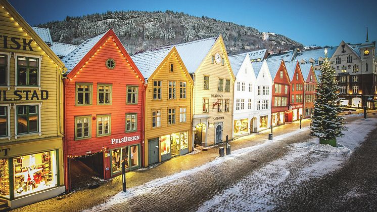 The fjord cities are decorated for Christmas, and the authentic Christmas feeling is waiting for you. Photo: Visit Bergen / Christer Rønnestad - visitBergen.com