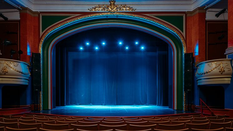 Scenen på Landskrona teater.  Foto: Anders Ebefeldt/Studio-E