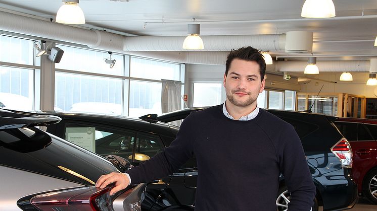 Morten Teksnes (23) er på plass som selger på Nordvik Fauske.