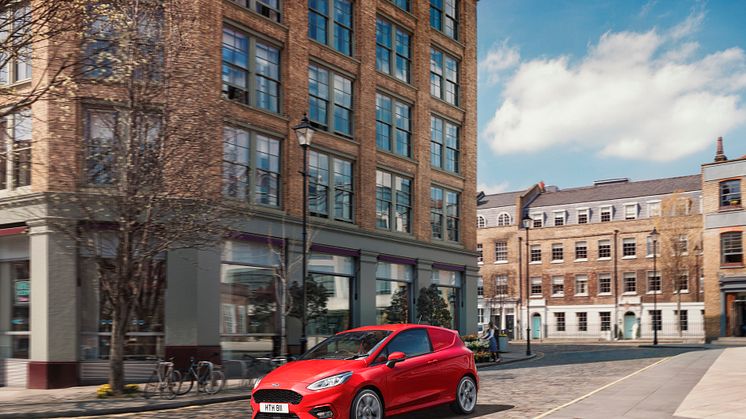 Ford stellt neuen Fiesta Van und die FordPass Connect-Technologie auf Nutzfahrzeugmesse in Birmingham vor