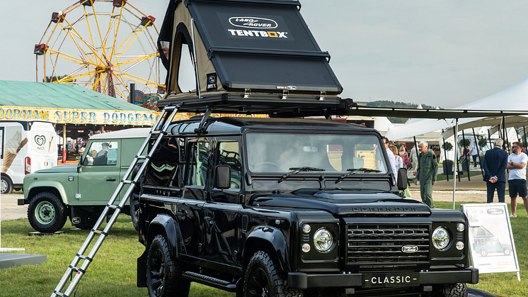 AUTENTISK OG ORIGINAL: LAND ROVER CLASSIC INTRODUCERER NYE KLASSISKE DEFENDER-DELE VED GOODWOOD REVIVAL