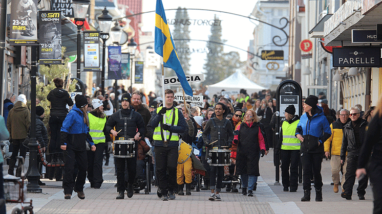 280 elever från kommunens fritidshem och skolor medverkade i paraden.      Foto: Magnus Johansson