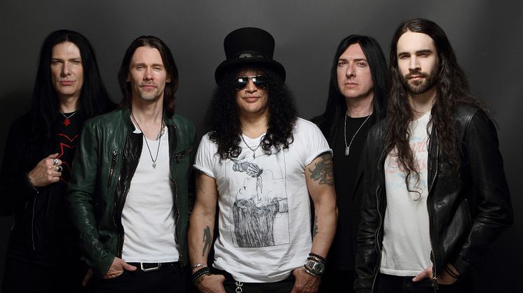 Slash ft. Myles Kennedy and The Conspirators (fra venstre): Todd Kerns, Myles Kennedy, Slash, Brent Fitz og Frank Sidoris (c) Gene Kirkland