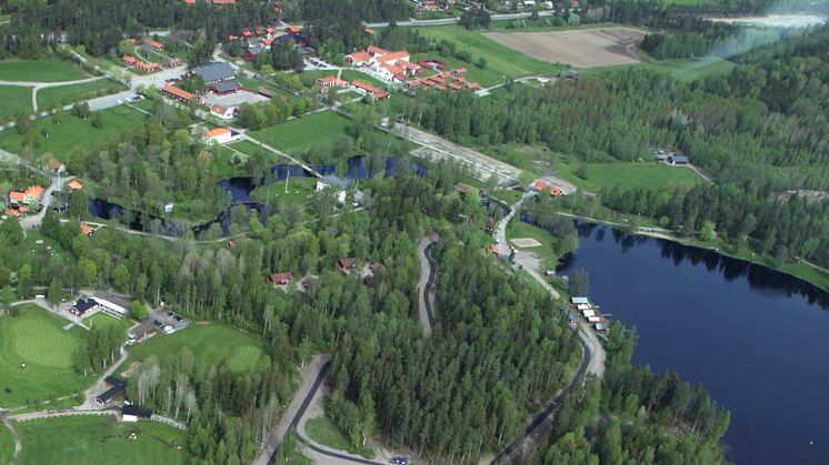 Skidsäsongen har startat i de konstfrusna skidspåren på Högbo Bruk, Sandviken