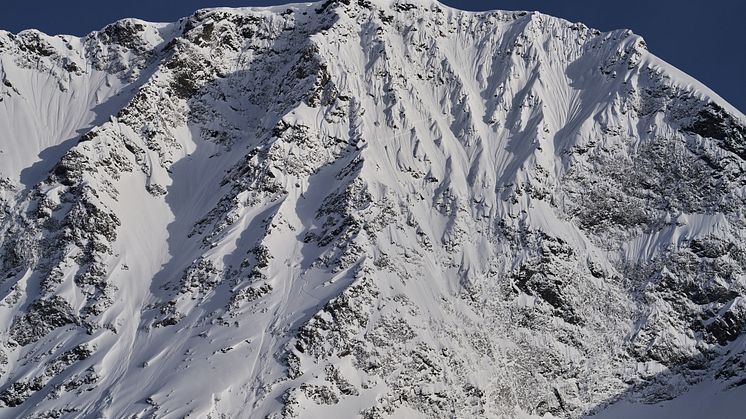 Jiehkkevárri South Face - (c) Anders Vest