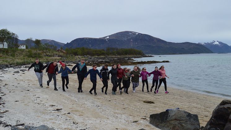 Elevene ved Alsvåg skole er sporty og veldig glade i naturen, så de stilte opp uten å nøle, da de ble utfordret til å være med på et miljøprosjekt. 