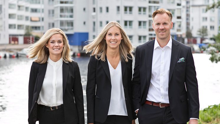 Bjurfors kontor i Karlstad kommer att  drivas av den engagerade mäklartrion Sandra Larsson (till vänster), Frida Johansson och Adam Hertzberg.