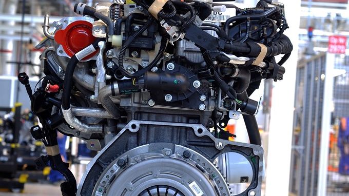 A Ford 1,0 literes EcoBoost erőforrása négy év alatt immár nyolcadszor nyerte el a motorok ‘oscar-díját’: A háromhengeres egység újra az Év Motorja lett saját kategóriájában