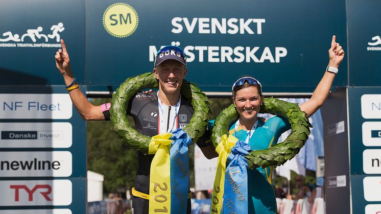 Svenska mästarna i medeldistans, Sebastian Norberg och Åsa Lundström. Foto: Mickan Palmqvist, Ateljé L-Foto