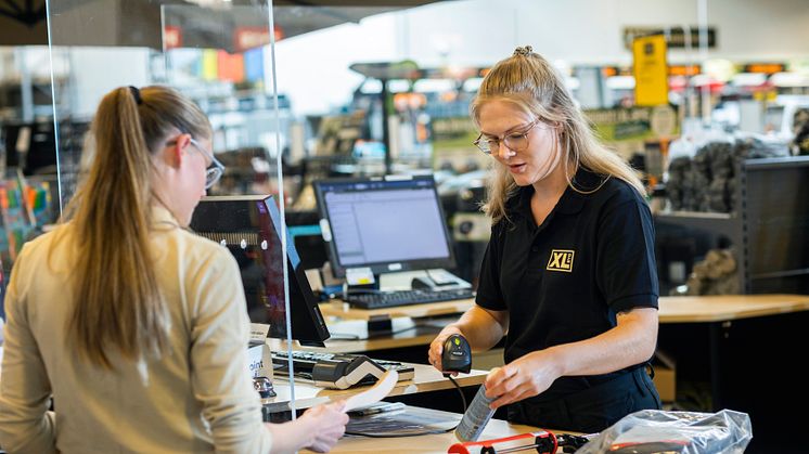 En meget stor del af de unge studenter, XL-BYG taler med til karrieremesser, lider af den vrangopfattelse, at de uddanner sig ind i en karrieremæssig blindgyde, hvis de tager en erhvervsuddannelse, men det er helt forkert, siger XL-BYG.