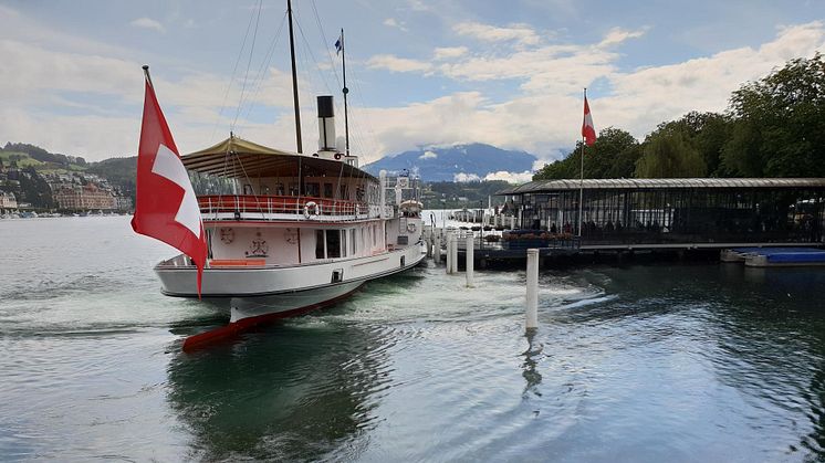 Luzern är en mysig och känd liten stad sydväst om Zurich.