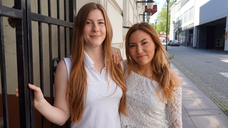 Studenterna Rebecca Florey och Vendela Yllas vill öppna dörren för en ny utbildning och yrkestitel: success manager.