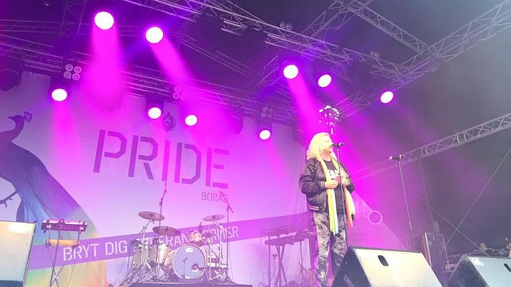 Glädje och löften när Borås första Pride invigdes