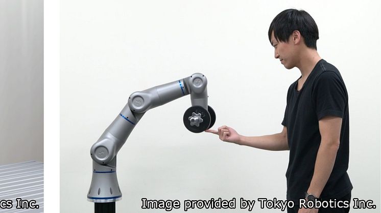 Sample image of an articulated robot (LEFT), Force control, a strength of Tokyo Robotics (RIGHT)