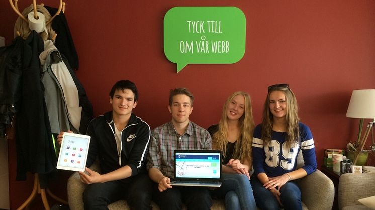 Succé i repris - ​Ungdomar lär äldre hur Norrtälje kommuns  webbplats fungerar