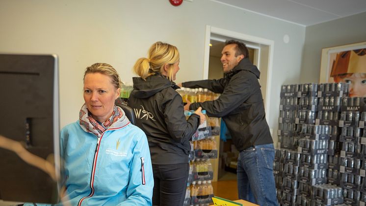 4 ton dryck, energibars och olika små mellanmål har levererats till hjältarna inom sjukvårdens IVA-enheter med covid-patienter i Göteborg. Leveransen genomförde Wallenstam tillsammans med hyresgästen Hemmakväll.