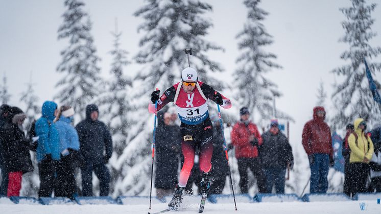 Nils-Erik Ulset på sesongstart på Sjusjøen i november. Foto: Sondre Eriksen Hensema/Norges Skiskytterforbund