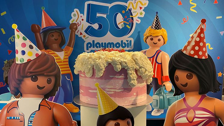 Zahlreiche internationale Gäste besuchten Playmobil auf der Spielwarenmesse und ließen sich vom Jubiläumsmotto „Join the party!“ mitreißen. 