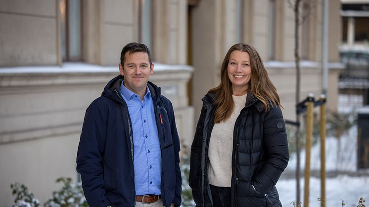 Stian Langeid Knarbo-Dahl og Rita Barkholm. Foto: Colin Eick / Höegh Eiendom