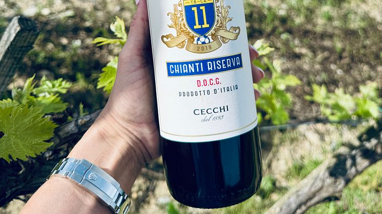 Bottle Cecchi No11 Chianti Riserva_vineyard.jpg
