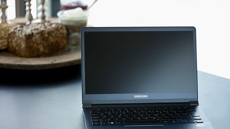 Samsung 9-series laptop_04