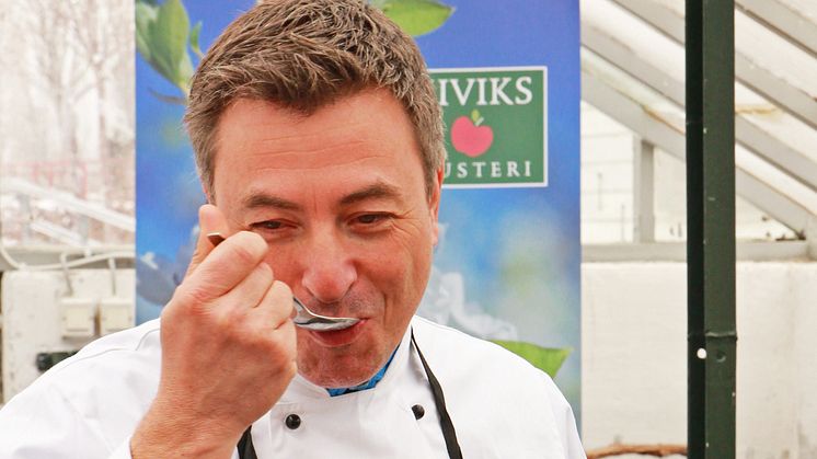 Fira mamma med Tareq Taylor och Kiviks Musteri