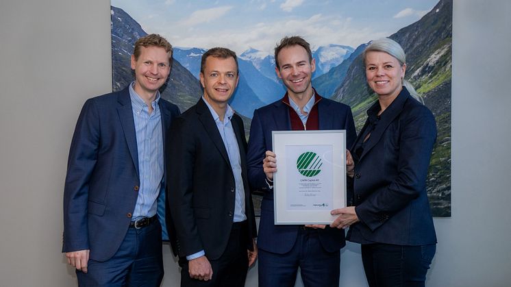 Fra v: Harald Havnen, Senior Analyst, Jon Audun Kvalbein, Sustainability Analyst, Christer Bjørndal, Partner and Portfolio Manager i CARN Capital og Anne-Grethe Henriksen, markeds- og kommunikasjonssjef Miljømerking Norge.  Foto: Thomas Brun/NTB Info