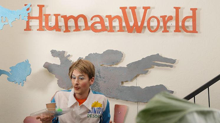 En reiseleder i Human World. Foto: Mikko Rihtanen.