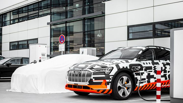 Audi e-tron Charging Service fuldender udbuddet af opladningsmuligheder