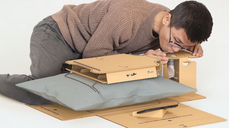 Shuai Li has developed a self-directed CPR kit consisting only of cardboard and a smartphone app. Photo: Shuai Li