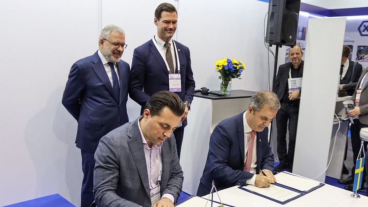Avtalet undertecknades av Volodymyr Kudrytskyi och Ibrahim Baylan, under närvaro av German Galushchenko, Ukrainas energiminister, och Johan Forssell, Sveriges bistånds- och utrikeshandelsminister.