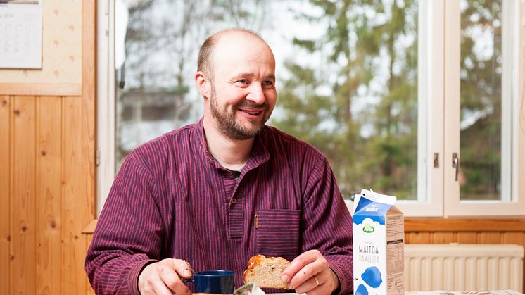 Arla siirtyy vähittäiskaupassa kokonaan suomalaiseen maitoon