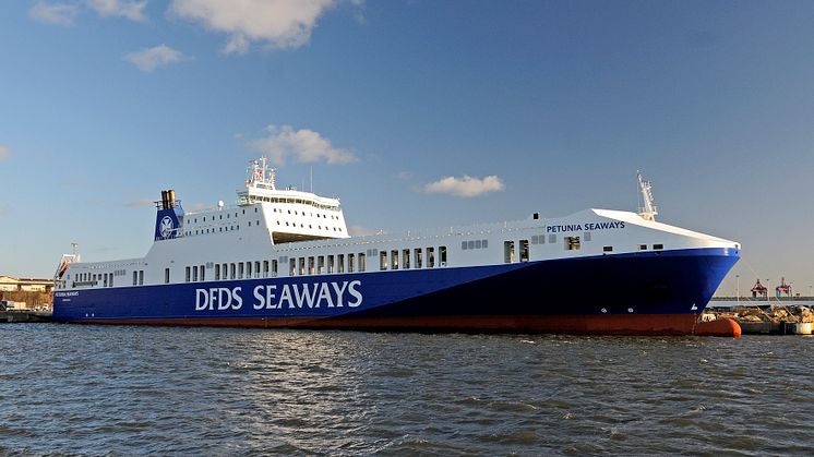 DFDS connects vessels to onshore power supply in Port of Gothenburg