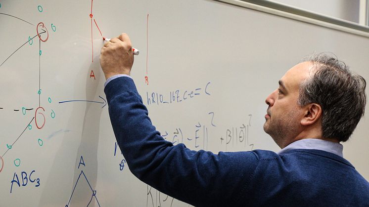 Rickard Armiento, docent i fysikalisk modellering vid Linköpings universitet är en av författarna bakom den vetenskapliga artikeln som är publicerad i Science Advances.